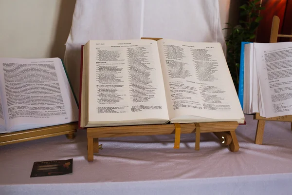 Livro santo católico . — Fotografia de Stock