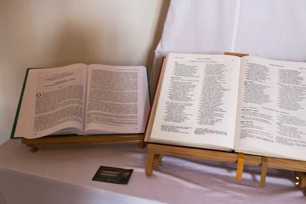 Livro santo católico . — Fotografia de Stock