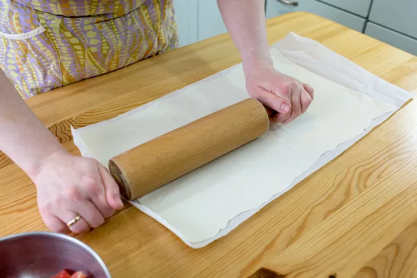 Preparing puff pastry. — Stock Photo, Image