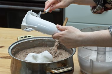 karaciğer pate hazırlanması.