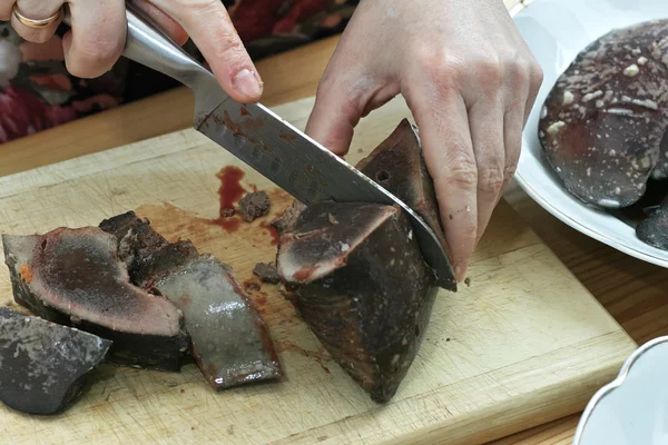 karaciğer pate hazırlanması.