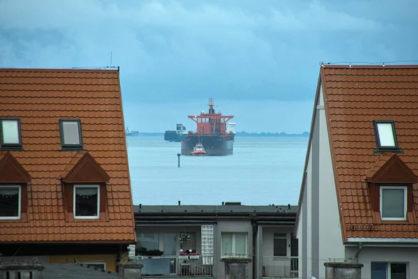在早上 那艘船波罗的海 格但斯克湾 船进港 波兰Gdansk Brzezno — 图库照片