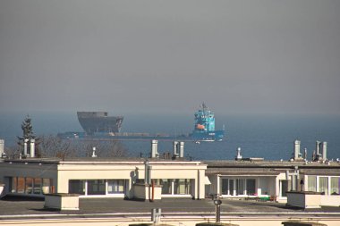 Sabah görüşürüz. Limanın gemi girişi. Gdansk Brzezno, Baltık Denizi. Gdansk Körfezi, Polonya.