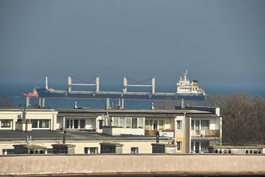 Sabah görüşürüz. Limanın gemi girişi. Gdansk Brzezno, Baltık Denizi. Gdansk Körfezi, Polonya.