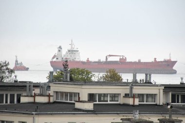 Sabah görüşürüz. Limanın gemi girişi. Gdansk Brzezno, Baltık Denizi. Gdansk Körfezi, Polonya.