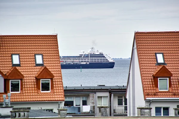 朝になると 港への船の入り口 バルト海のグダニスク ブレツノ ポーランドグダニスク湾 — ストック写真