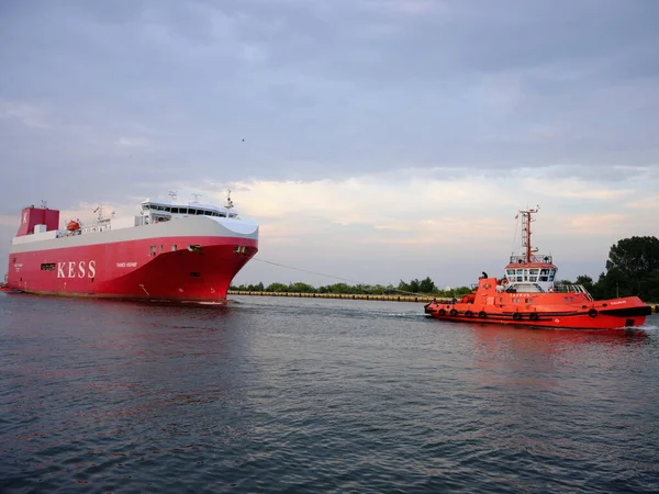 Schiffseinfahrt Den Hafen Grünen Leuchtturm Danzig Brzezno Polen Europa — Stockfoto