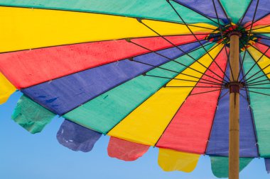 renkli plaj şemsiye