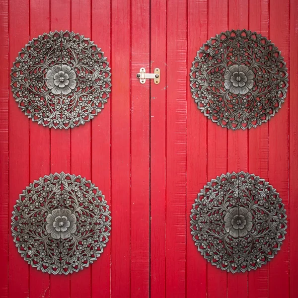 Vermelho porta de madeira fundo — Fotografia de Stock