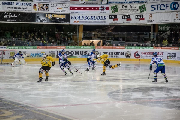 Hockey Fassa vs Brunico — Foto de Stock