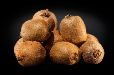 kivi yığın üzerinde