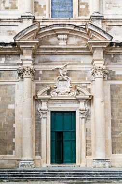 saint Ignatius kilisede Dubrovnik'in tarihi kent merkezine girişte önden görünümü.