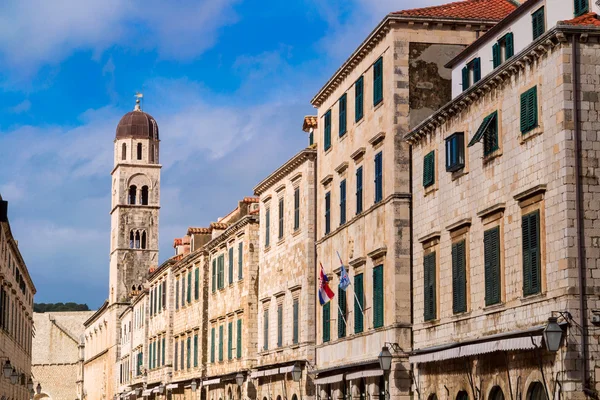 Arquitetura dentro de parte velha de Dubrovnik, Stradun . — Fotografia de Stock