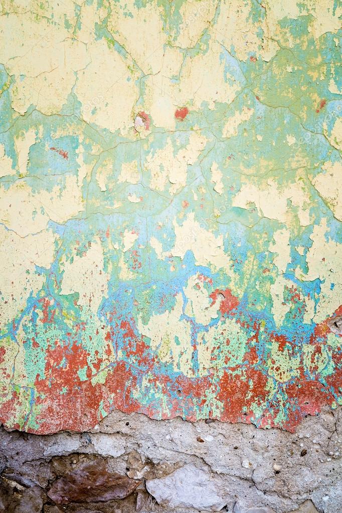 macchie rosse sul muro