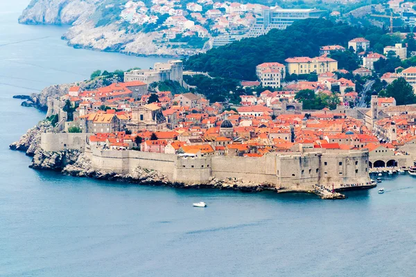 View of the old town of Dubrovnik on cloudy day — Stock Photo, Image