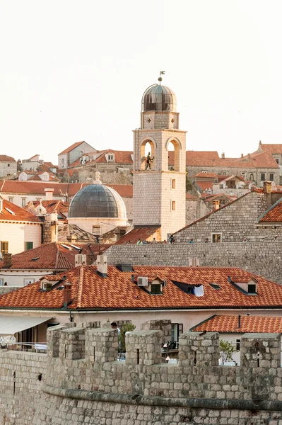 Pohled přes střechy v Dubrovníku — Stock fotografie