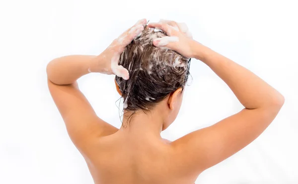 Dívka myje hlavu — Stock fotografie
