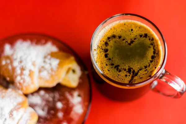 kahve ve kruvasan severim.