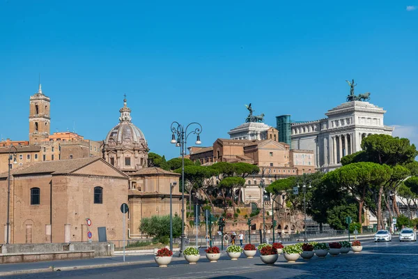 Θέα Από Την Αυλή Ρώμη Την Ιταλία Καλοκαίρι Βασιλική Σάντα — Φωτογραφία Αρχείου
