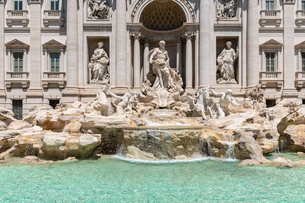 有名な ローマで最も美しい噴水の一つ トレビの泉 Fontana Trevi — ストック写真