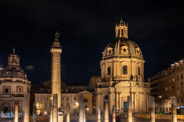 Στήλη Του Τραϊανού Και Domes Churches Most Holy Name Mary — Φωτογραφία Αρχείου