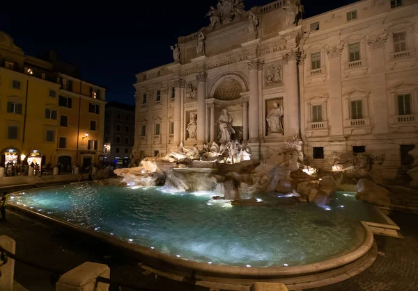 有名な ローマで最も美しい噴水の一つ トレビの泉 Fontana Trevi — ストック写真