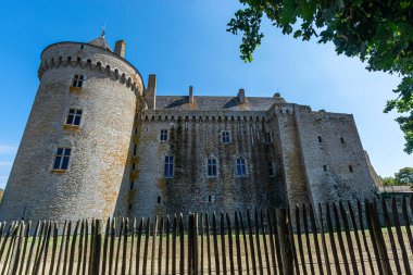 Morbihan Körfezi, Brittany (Bretagne), Fransa Chateau de Suscinio panoramik manzaralı