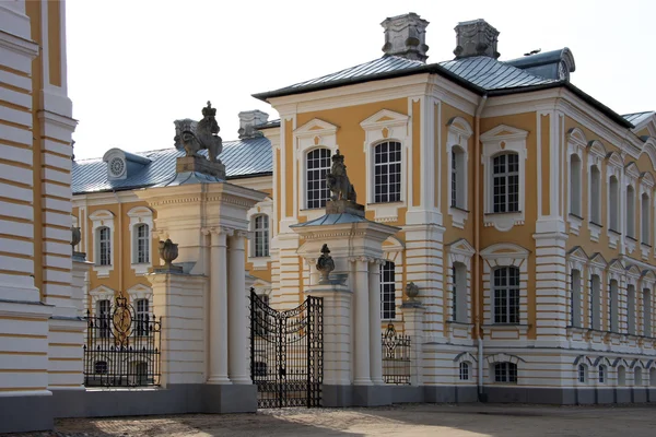 Rundale brány paláce, Lotyšsko — Stock fotografie