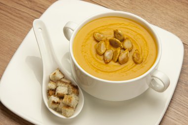 kremalı balkabağı çorbası