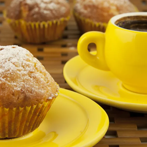 Kahve fincanı ile lor cupcakes — Stok fotoğraf