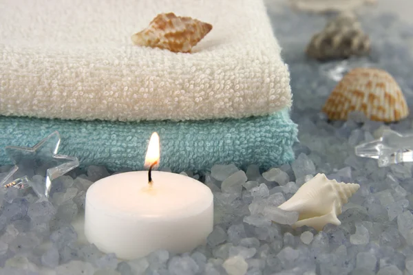 Spa still life with bath towels and natural salt crystals — Stock Photo, Image