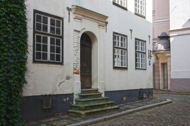 Eski kasabada bir sokak.