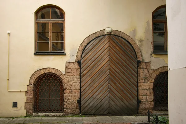 Oude deur en venster — Stockfoto