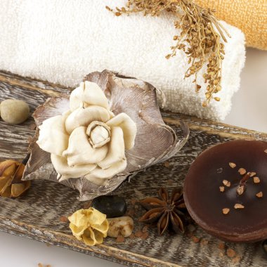 Spa ayarı havlu ve mum