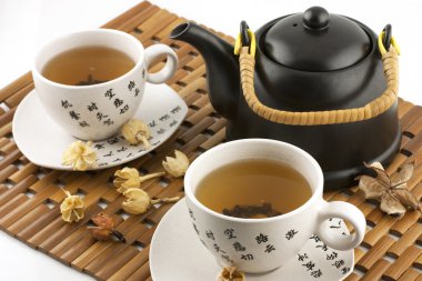 Natürmort çay bardağı ve çaydanlık