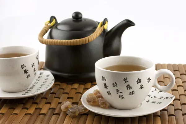 緑茶と紅茶のカップ ストック画像