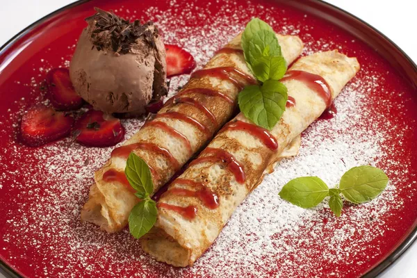 Pancakes with ice cream — Stock Photo, Image