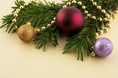 topları ile yılbaşı süsleme