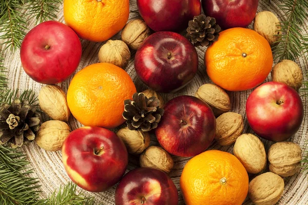 Natura morta di Natale con mele e mandarino — Foto Stock