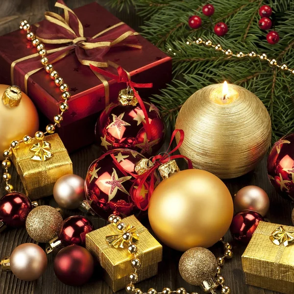 Noel renkli topları ile natürmort — Stok fotoğraf