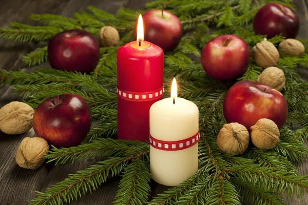 Composição de Natal com velas — Fotografia de Stock