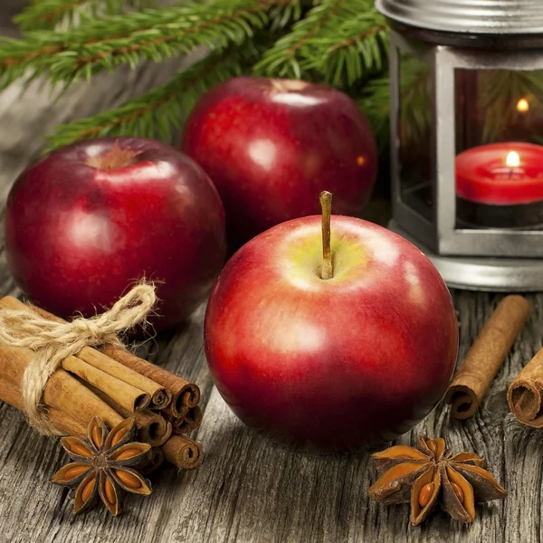 Boże Narodzenie martwa natura z jabłkami — Zdjęcie stockowe
