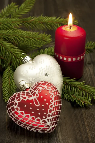 Kerstkaart met heldere kleurrijke decoratie — Stockfoto