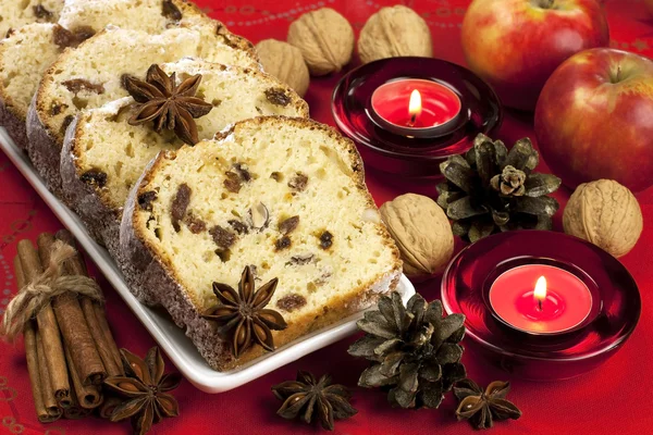 Christmas cake with spices and dried fruits — Stock Photo, Image