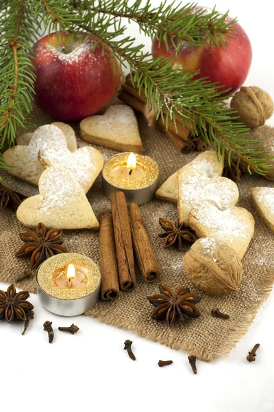 Composición con galletas de Navidad sobre fondo blanco — Foto de Stock