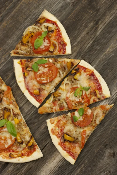 Pizza italiana fresca, vista superior — Fotografia de Stock