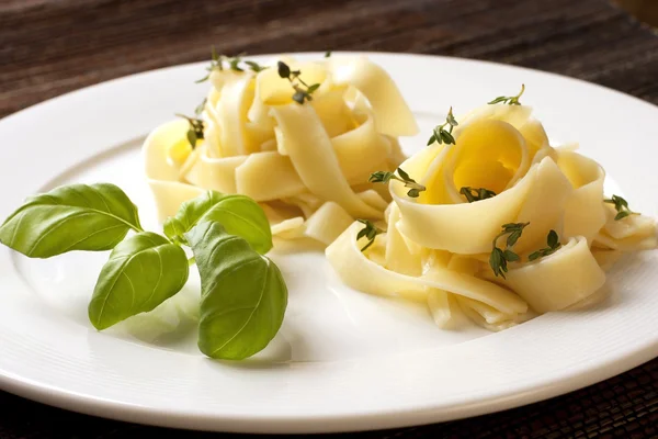 Pasta with basil — Stock Photo, Image