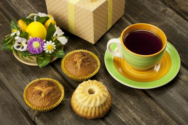 Easter still life with muffins — Stock Photo, Image
