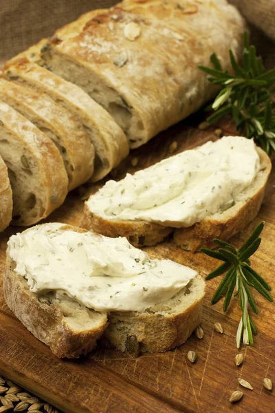 Baguette con mantequilla —  Fotos de Stock