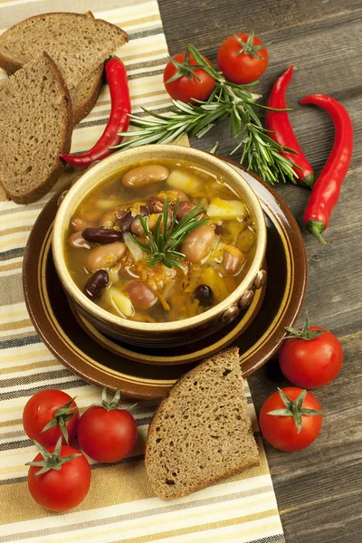 Traditional fresh beans soup in the bowl — Stock Image Traditional fresh beans soup in the bowl Stock Picture